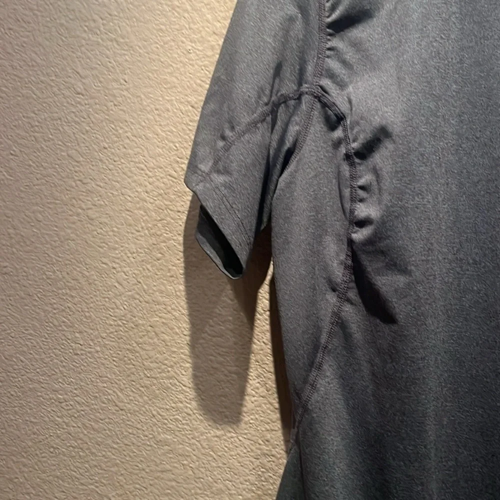 Nike Pro Women’s Fitted V Neck T Shirt Size Medium Gray